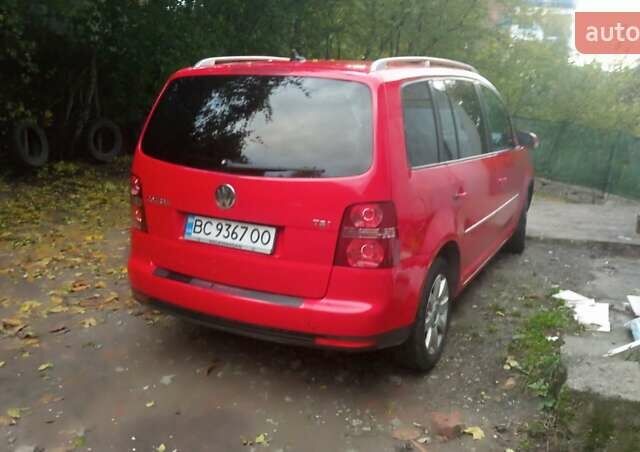 Красный Фольксваген Туран, объемом двигателя 1.39 л и пробегом 250 тыс. км за 6500 $, фото 7 на Automoto.ua