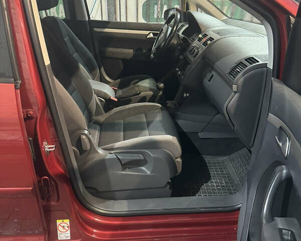 Червоний Фольксваген Туран, об'ємом двигуна 1.97 л та пробігом 273 тис. км за 8500 $, фото 13 на Automoto.ua