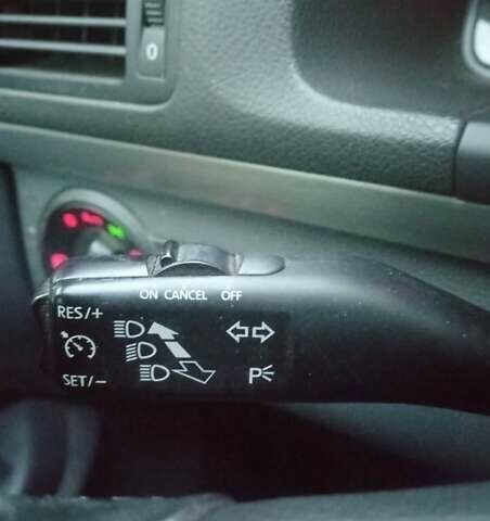 Красный Фольксваген Туран, объемом двигателя 1.39 л и пробегом 250 тыс. км за 6500 $, фото 5 на Automoto.ua