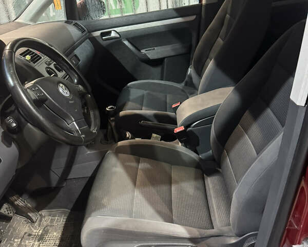 Червоний Фольксваген Туран, об'ємом двигуна 1.97 л та пробігом 273 тис. км за 8500 $, фото 29 на Automoto.ua