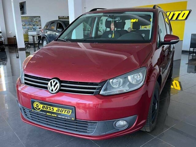 Красный Фольксваген Туран, объемом двигателя 1.6 л и пробегом 238 тыс. км за 9400 $, фото 2 на Automoto.ua