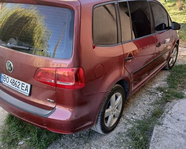 Красный Фольксваген Туран, объемом двигателя 1.6 л и пробегом 230 тыс. км за 10200 $, фото 29 на Automoto.ua