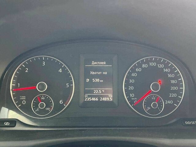 Красный Фольксваген Туран, объемом двигателя 1.6 л и пробегом 238 тыс. км за 9400 $, фото 17 на Automoto.ua