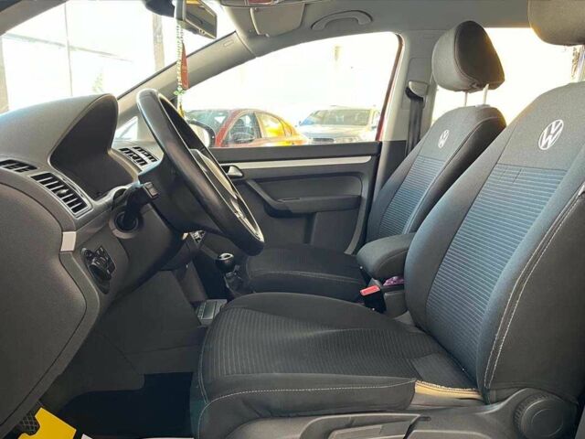 Красный Фольксваген Туран, объемом двигателя 1.6 л и пробегом 238 тыс. км за 9400 $, фото 10 на Automoto.ua