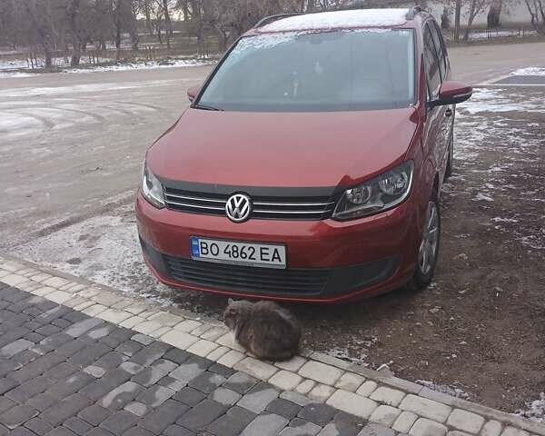 Красный Фольксваген Туран, объемом двигателя 1.6 л и пробегом 230 тыс. км за 10200 $, фото 16 на Automoto.ua