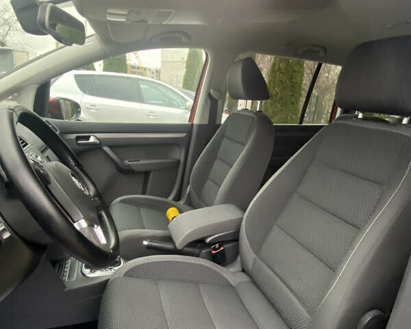 Красный Фольксваген Туран, объемом двигателя 1.4 л и пробегом 219 тыс. км за 9500 $, фото 7 на Automoto.ua