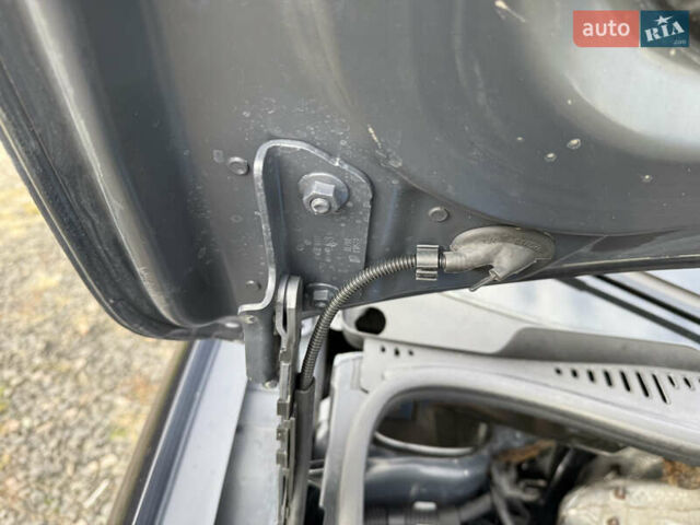 Красный Фольксваген Туран, объемом двигателя 1.6 л и пробегом 210 тыс. км за 10600 $, фото 26 на Automoto.ua