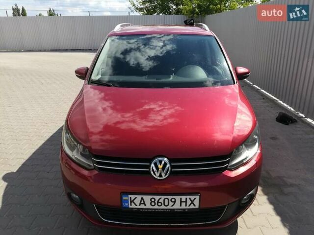 Красный Фольксваген Туран, объемом двигателя 1.6 л и пробегом 220 тыс. км за 9500 $, фото 8 на Automoto.ua