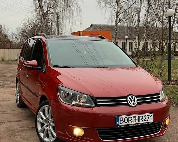 Красный Фольксваген Туран, объемом двигателя 1.6 л и пробегом 255 тыс. км за 9000 $, фото 4 на Automoto.ua