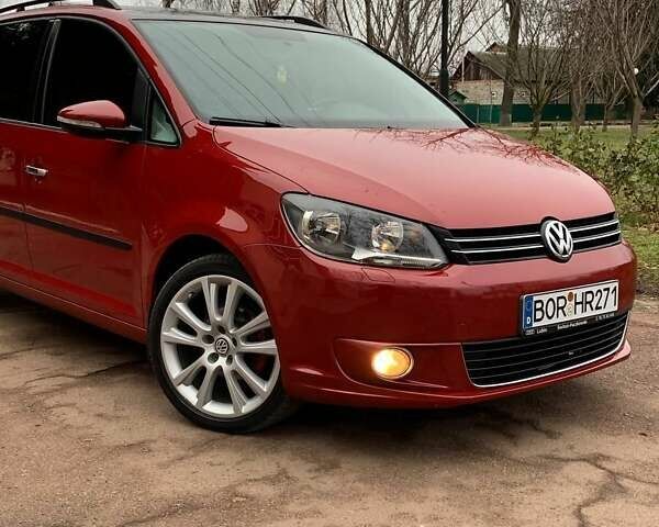 Красный Фольксваген Туран, объемом двигателя 1.6 л и пробегом 255 тыс. км за 9000 $, фото 41 на Automoto.ua