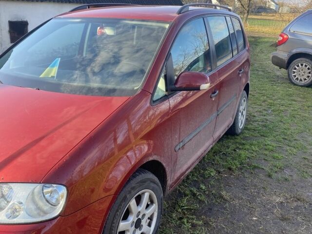 Червоний Фольксваген Туран, об'ємом двигуна 1.6 л та пробігом 3 тис. км за 5200 $, фото 2 на Automoto.ua