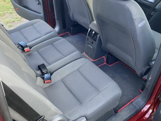 Червоний Фольксваген Туран, об'ємом двигуна 1.6 л та пробігом 3 тис. км за 5200 $, фото 6 на Automoto.ua