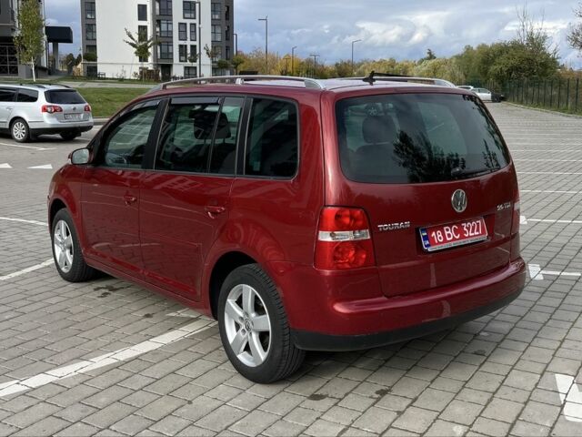 Красный Фольксваген Туран, объемом двигателя 2 л и пробегом 275 тыс. км за 6500 $, фото 7 на Automoto.ua