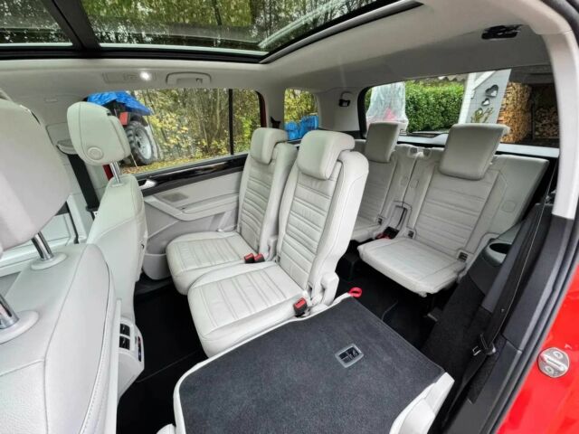 Красный Фольксваген Туран, объемом двигателя 1.4 л и пробегом 72 тыс. км за 9000 $, фото 12 на Automoto.ua