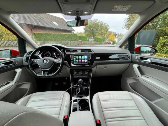 Красный Фольксваген Туран, объемом двигателя 1.4 л и пробегом 72 тыс. км за 9000 $, фото 5 на Automoto.ua