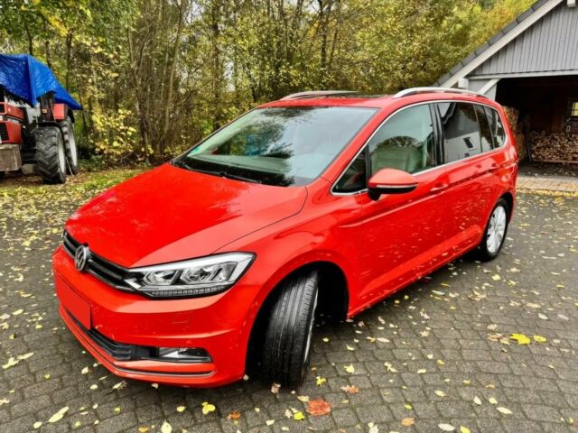 Красный Фольксваген Туран, объемом двигателя 1.4 л и пробегом 72 тыс. км за 9000 $, фото 1 на Automoto.ua