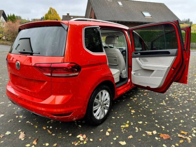 Красный Фольксваген Туран, объемом двигателя 1.4 л и пробегом 72 тыс. км за 9000 $, фото 4 на Automoto.ua