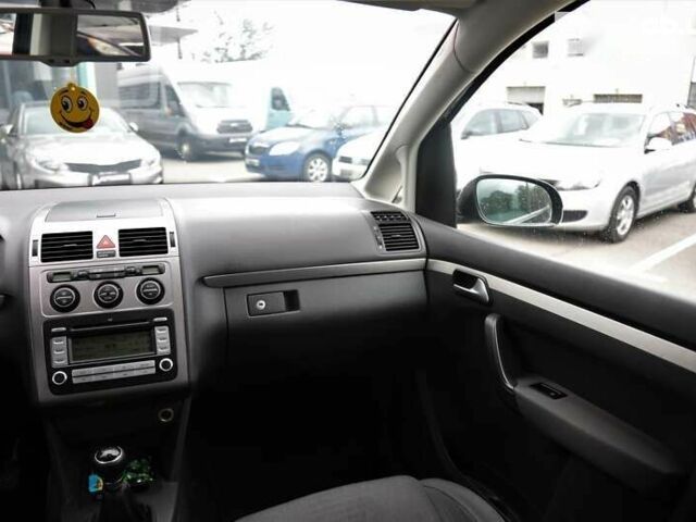 Фольксваген Туран, об'ємом двигуна 1.4 л та пробігом 211 тис. км за 8000 $, фото 13 на Automoto.ua