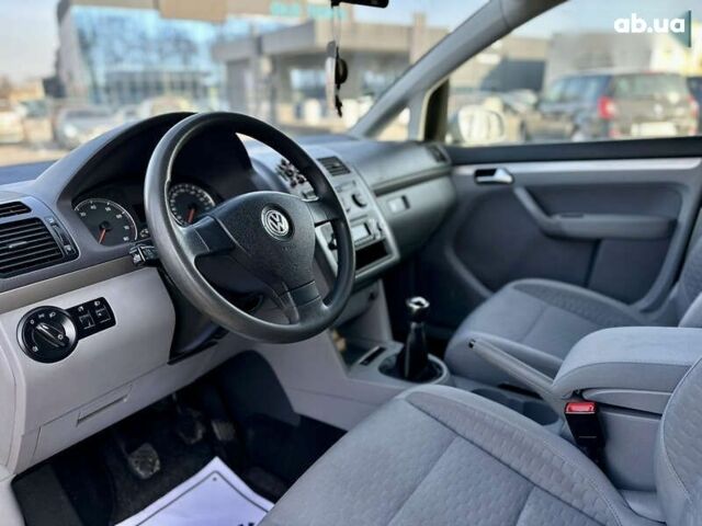 Фольксваген Туран, объемом двигателя 1.6 л и пробегом 257 тыс. км за 7500 $, фото 24 на Automoto.ua