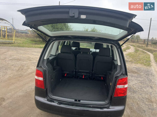 Фольксваген Туран, объемом двигателя 1.6 л и пробегом 213 тыс. км за 5400 $, фото 22 на Automoto.ua