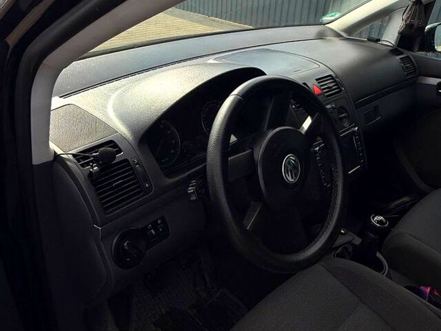 Фольксваген Туран, объемом двигателя 1.6 л и пробегом 0 тыс. км за 5000 $, фото 6 на Automoto.ua