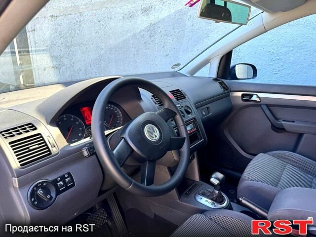 Фольксваген Туран, об'ємом двигуна 1.6 л та пробігом 171 тис. км за 6700 $, фото 4 на Automoto.ua