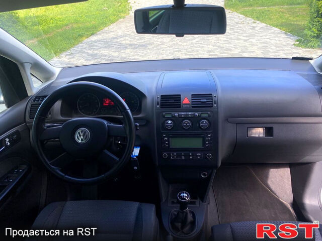 Фольксваген Туран, объемом двигателя 1.6 л и пробегом 202 тыс. км за 5800 $, фото 6 на Automoto.ua