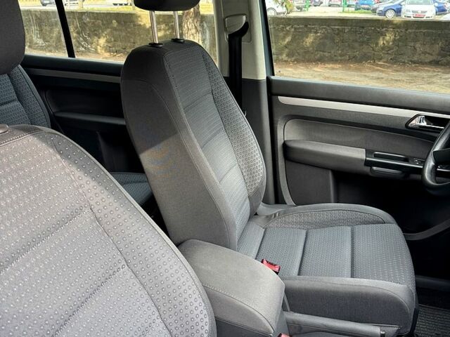 Фольксваген Туран, объемом двигателя 1.6 л и пробегом 184 тыс. км за 6400 $, фото 5 на Automoto.ua