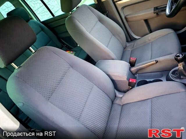 Фольксваген Туран, объемом двигателя 1.6 л и пробегом 220 тыс. км за 6000 $, фото 8 на Automoto.ua