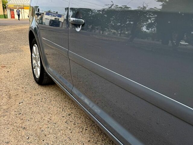 Фольксваген Туран, объемом двигателя 1.6 л и пробегом 184 тыс. км за 6400 $, фото 4 на Automoto.ua