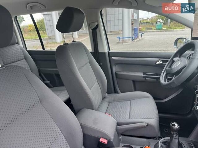Фольксваген Туран, объемом двигателя 1.6 л и пробегом 208 тыс. км за 6300 $, фото 13 на Automoto.ua
