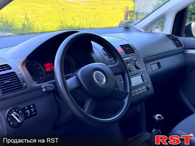 Фольксваген Туран, об'ємом двигуна 1.6 л та пробігом 174 тис. км за 6100 $, фото 4 на Automoto.ua