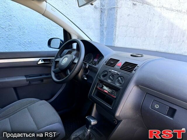 Фольксваген Туран, объемом двигателя 1.6 л и пробегом 171 тыс. км за 6600 $, фото 4 на Automoto.ua