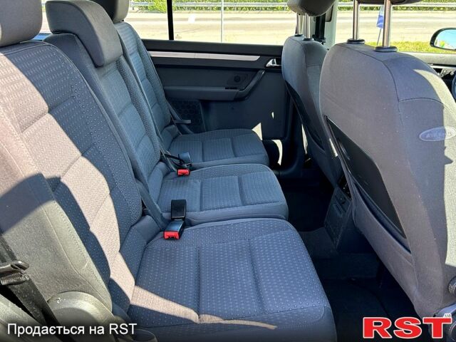 Фольксваген Туран, объемом двигателя 1.6 л и пробегом 220 тыс. км за 5800 $, фото 7 на Automoto.ua