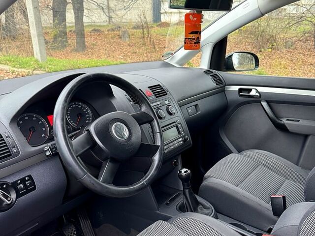 Фольксваген Туран, объемом двигателя 1.6 л и пробегом 216 тыс. км за 6000 $, фото 6 на Automoto.ua