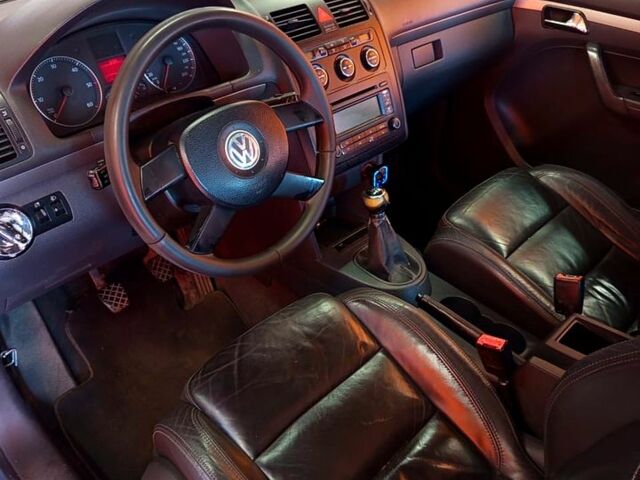 Фольксваген Туран, объемом двигателя 1.9 л и пробегом 0 тыс. км за 2350 $, фото 4 на Automoto.ua