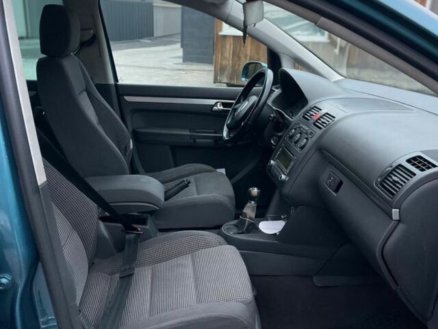 Фольксваген Туран, об'ємом двигуна 1.9 л та пробігом 300 тис. км за 2150 $, фото 7 на Automoto.ua