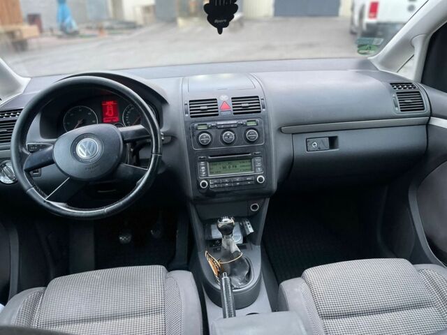 Фольксваген Туран, об'ємом двигуна 1.9 л та пробігом 300 тис. км за 2150 $, фото 6 на Automoto.ua