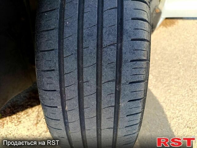 Фольксваген Туран, объемом двигателя 1.6 л и пробегом 243 тыс. км за 5999 $, фото 13 на Automoto.ua