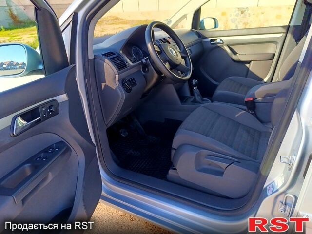 Фольксваген Туран, объемом двигателя 1.6 л и пробегом 243 тыс. км за 5999 $, фото 10 на Automoto.ua