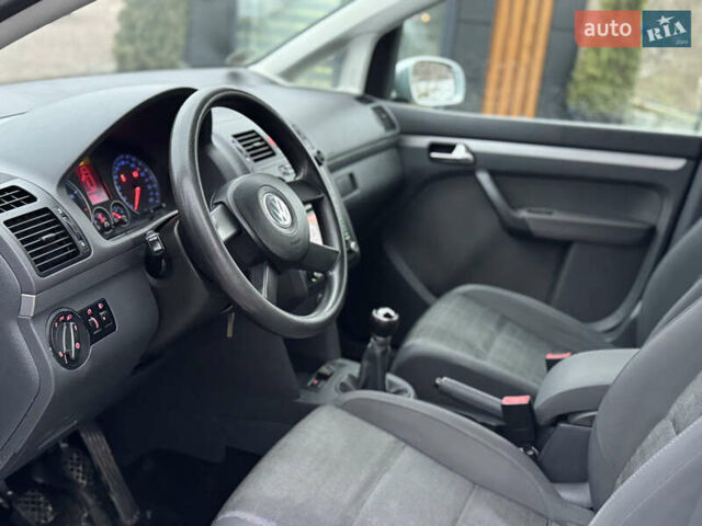 Фольксваген Туран, объемом двигателя 2 л и пробегом 217 тыс. км за 5450 $, фото 23 на Automoto.ua