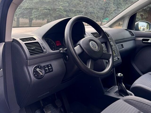 Фольксваген Туран, об'ємом двигуна 1.6 л та пробігом 192 тис. км за 6400 $, фото 4 на Automoto.ua