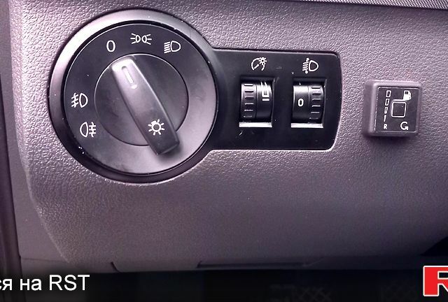 Фольксваген Туран, об'ємом двигуна 1.6 л та пробігом 279 тис. км за 5999 $, фото 4 на Automoto.ua