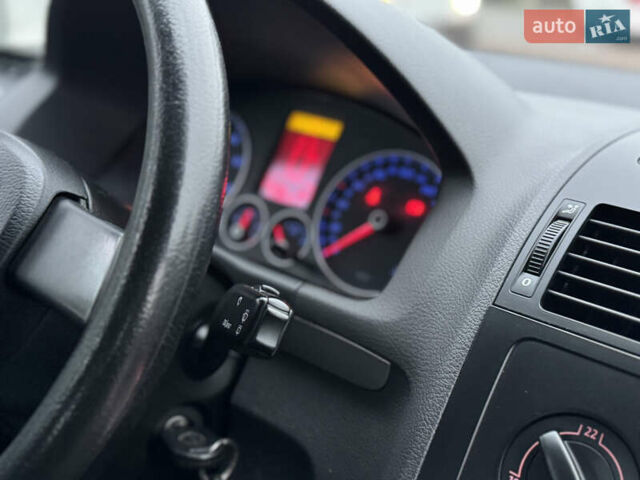 Фольксваген Туран, объемом двигателя 2 л и пробегом 217 тыс. км за 5450 $, фото 26 на Automoto.ua