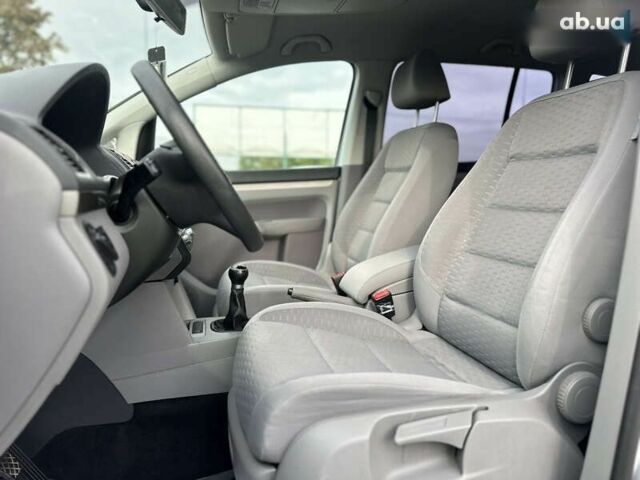 Фольксваген Туран, об'ємом двигуна 1.6 л та пробігом 228 тис. км за 8000 $, фото 26 на Automoto.ua