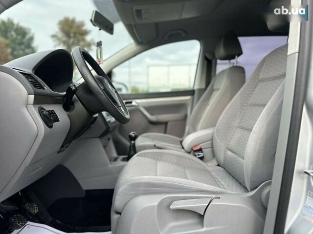 Фольксваген Туран, об'ємом двигуна 1.6 л та пробігом 228 тис. км за 8000 $, фото 27 на Automoto.ua