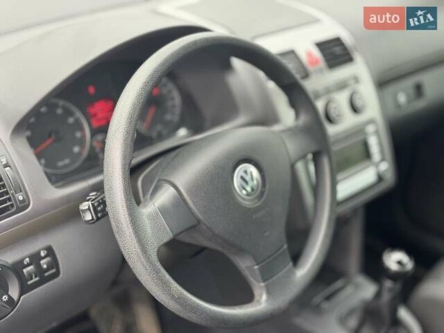 Фольксваген Туран, объемом двигателя 1.6 л и пробегом 211 тыс. км за 8200 $, фото 18 на Automoto.ua