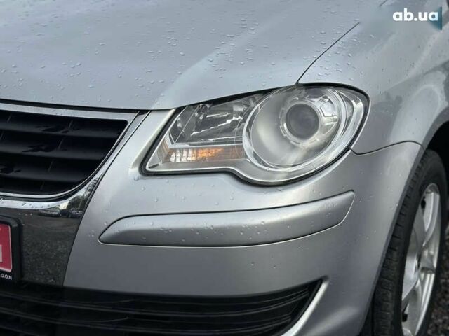 Фольксваген Туран, об'ємом двигуна 1.6 л та пробігом 228 тис. км за 8000 $, фото 4 на Automoto.ua