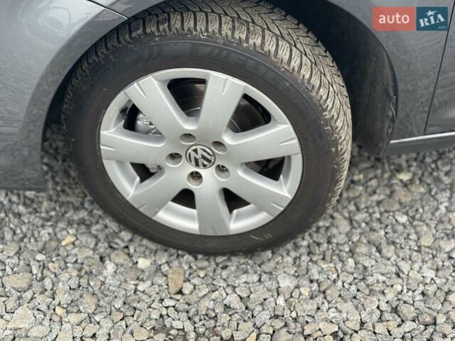 Фольксваген Туран, объемом двигателя 1.6 л и пробегом 211 тыс. км за 8200 $, фото 5 на Automoto.ua