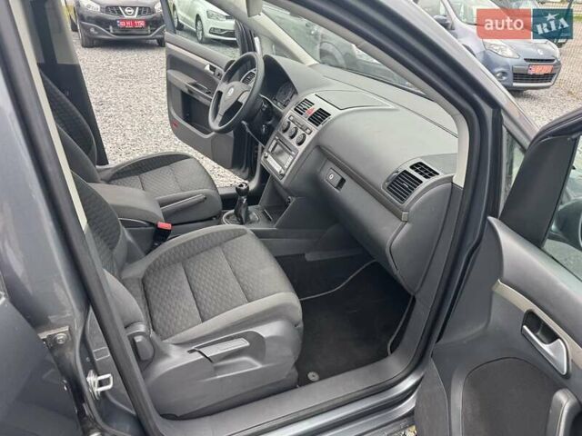 Фольксваген Туран, объемом двигателя 1.6 л и пробегом 211 тыс. км за 8200 $, фото 30 на Automoto.ua